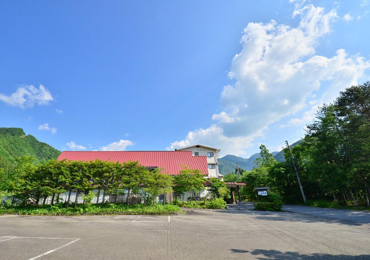 Hotel 筋肉と自然と遊ぶ宿 田島館 Takayama  Exterior foto