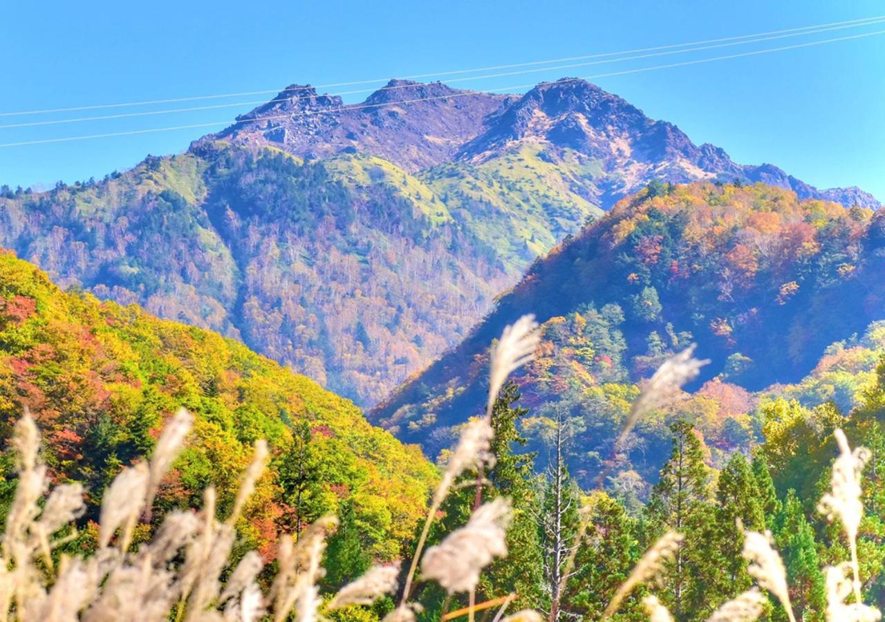 Hotel 筋肉と自然と遊ぶ宿 田島館 Takayama  Exterior foto